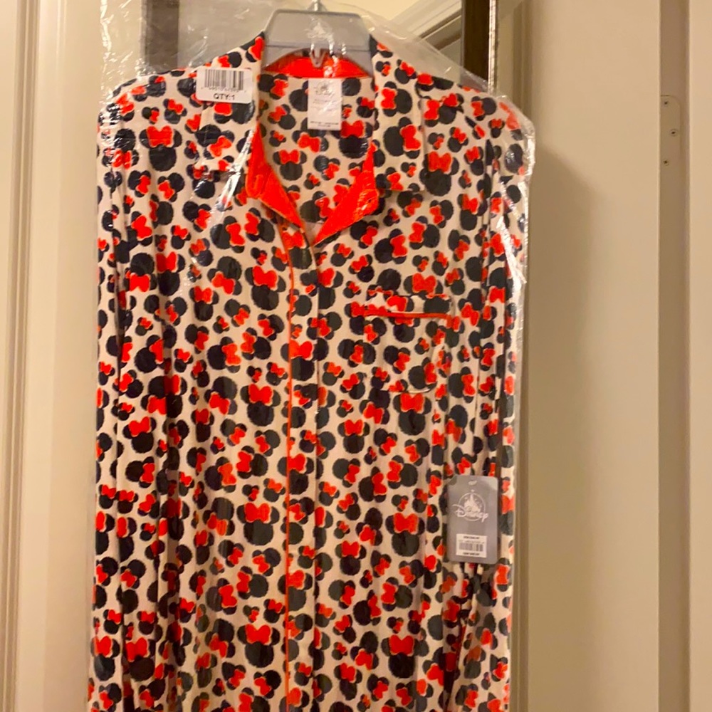 NWT! Disney Minnie Mouse Pajama Shirt